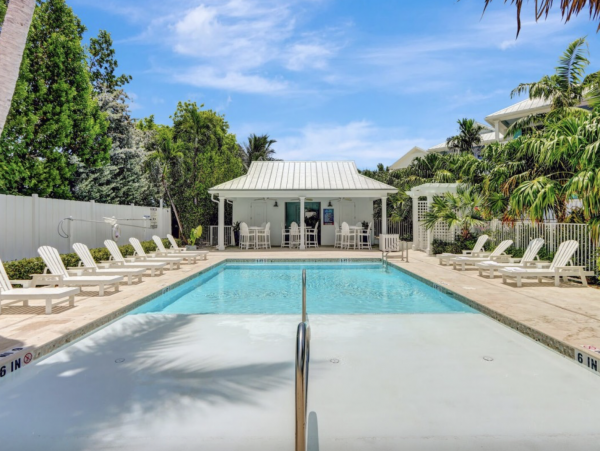 From Villa walk to shops, grocery store, restaurants and the parks!